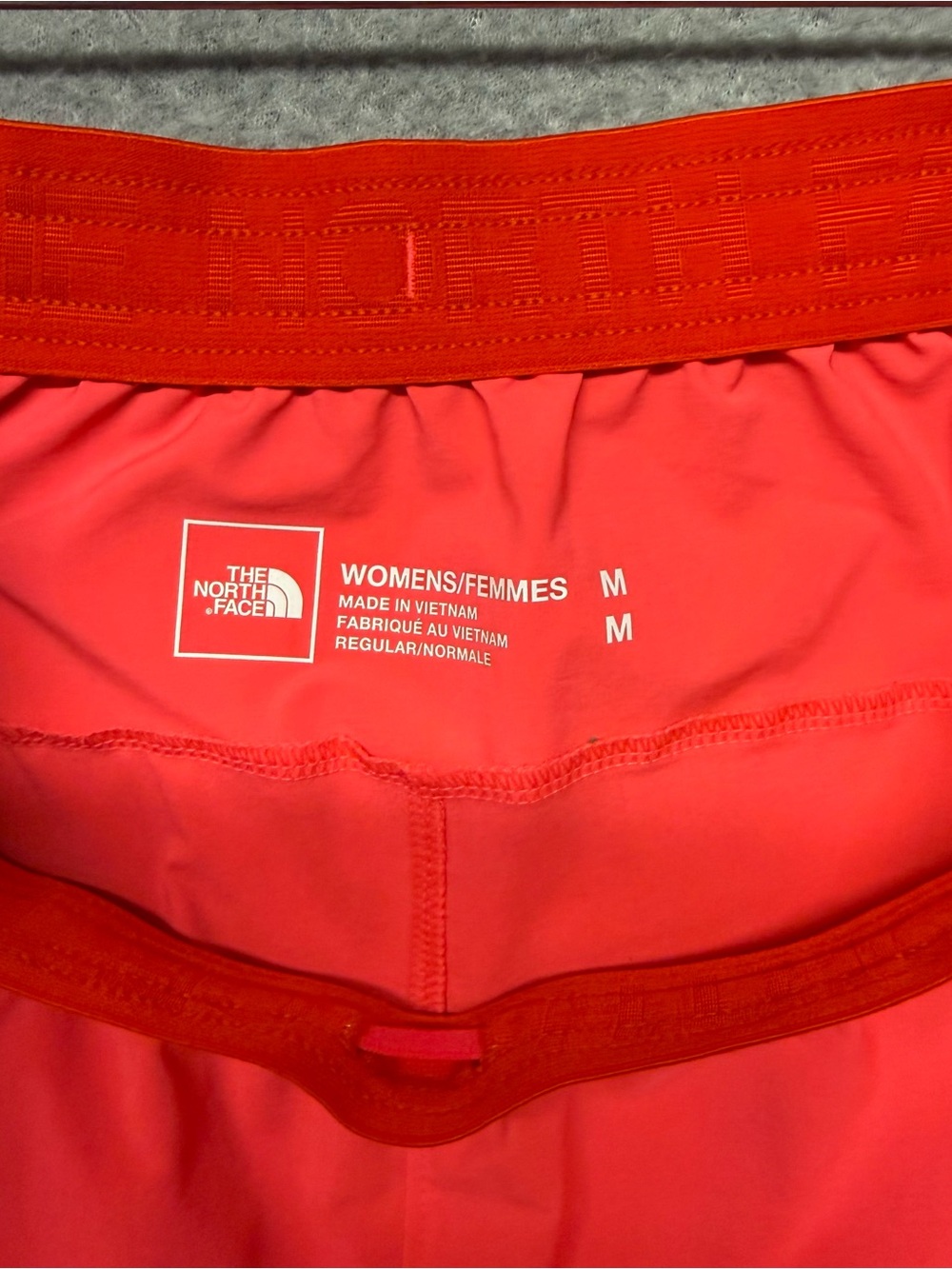 The North Face Women's Red Woven Polyester Athletic Shorts Pockets 3" Inseam SzM - Picture 3 of 11